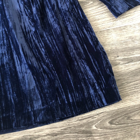 SOLD * H&M Crushed-Velvet Dress - Picture 4 of 9